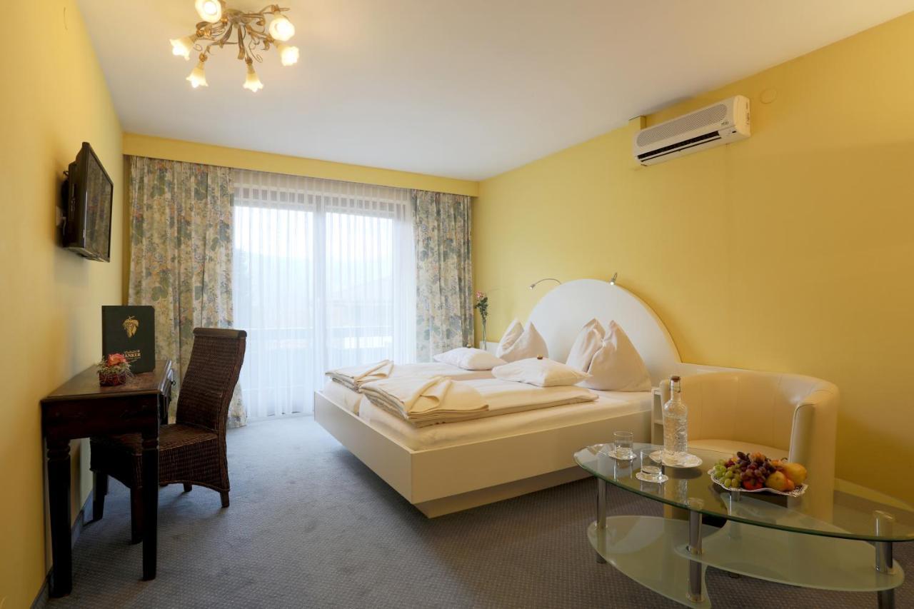 Hotel Zanker Döbriach Exteriör bild