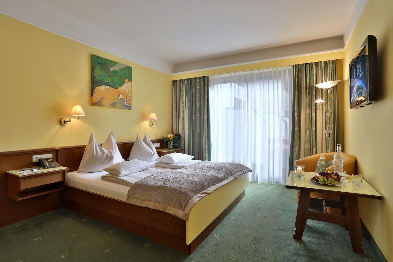 Hotel Zanker Döbriach Exteriör bild